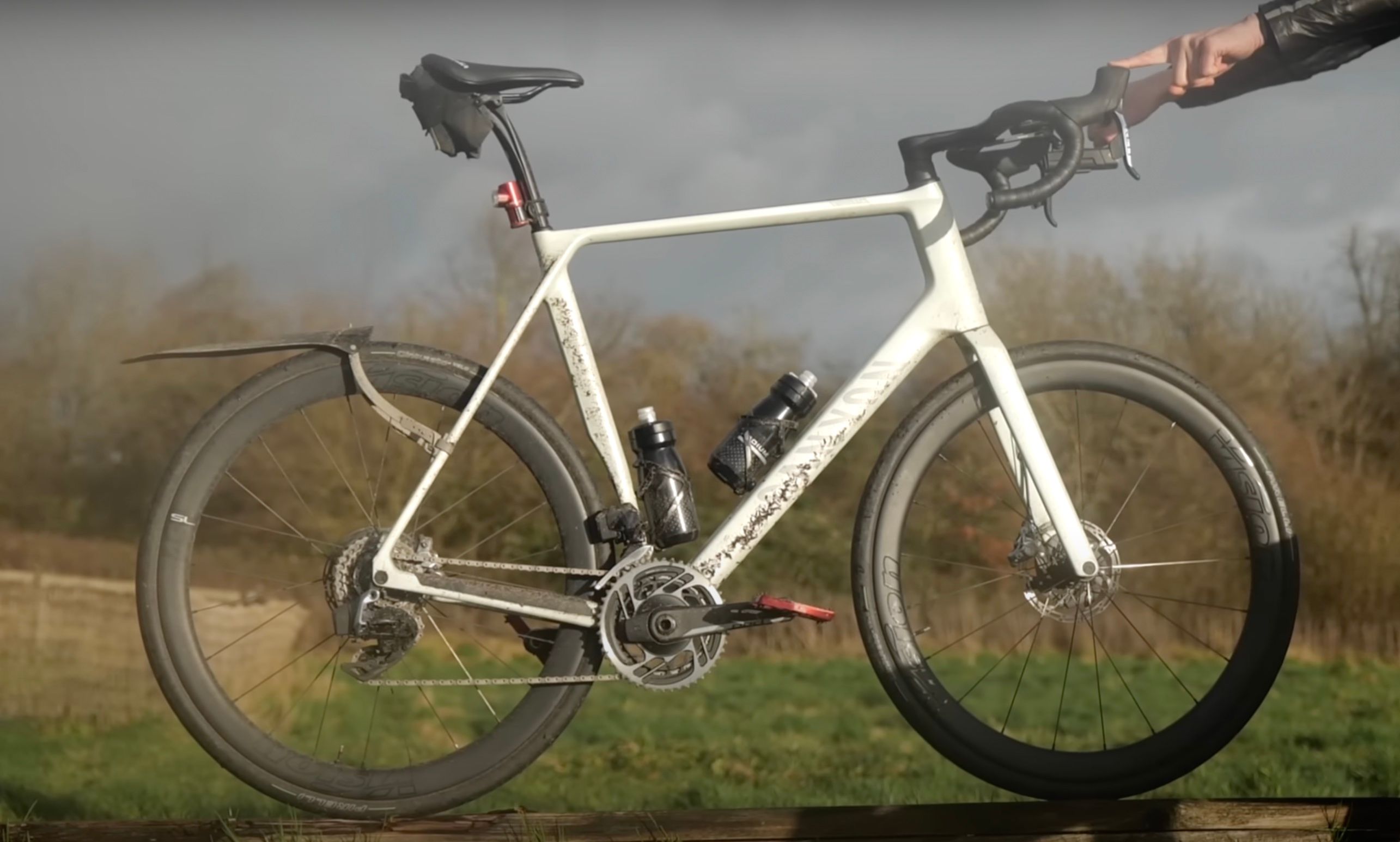 What can riding 100km on flat pedals teach us GCN
